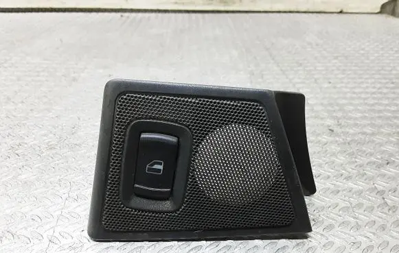 Skoda Octavia Mk1 (1U) Electric window control switch 1U4867436A