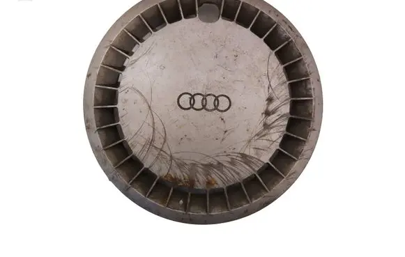 Audi 100 S4 C4 R14 wheel hub/cap/trim 811601147B 154940