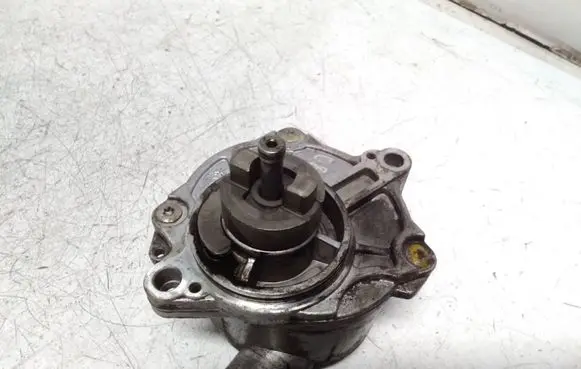 Mercedes-Benz ML W163 Vacuum pump A6122300065