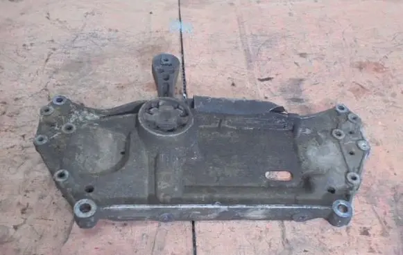 Volkswagen Touran I Front subframe 1K0199369G