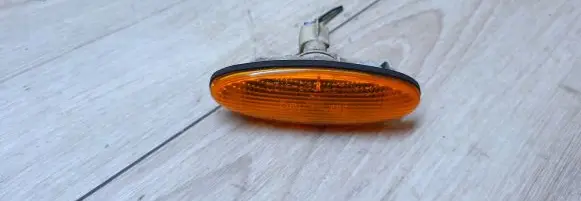 Mazda 323 Front fender indicator light 0464120