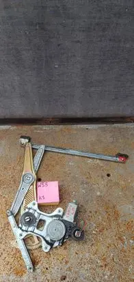 Toyota Yaris Front door window regulator motor 857100D010