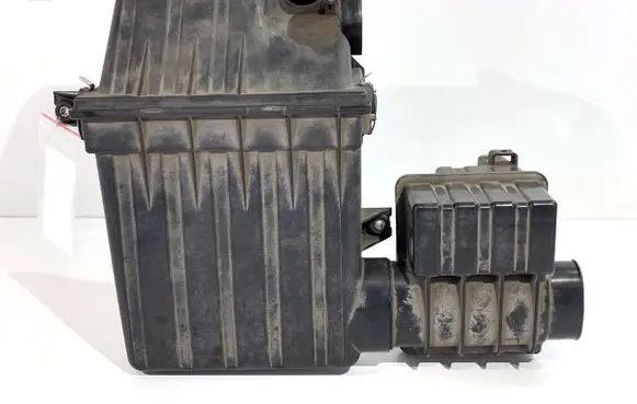Suzuki Swift I Air filter box 