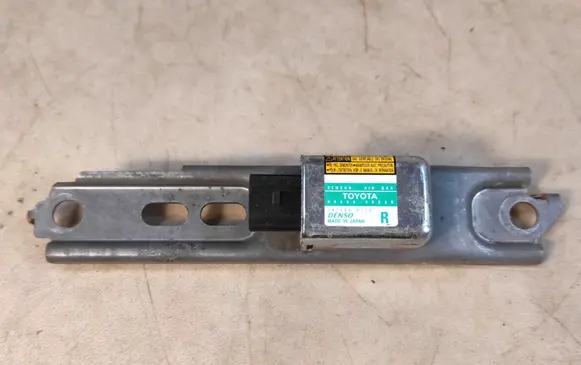 Lexus RX 330 - 350 - 400H Airbag deployment crash/impact sensor 89860-48020