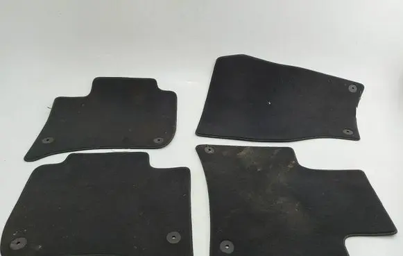 Volkswagen Touareg II Car floor mat set 7P1863011