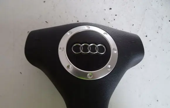 Audi TT TTS Mk2 Steering wheel airbag 8N0880201F