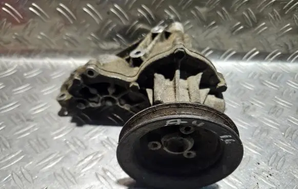 Volkswagen PASSAT B4 Water pump 037121013A 037121013