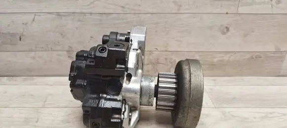 Audi A6 S6 C6 4F Fuel injection high pressure pump 0445010090 059130755E 0401590