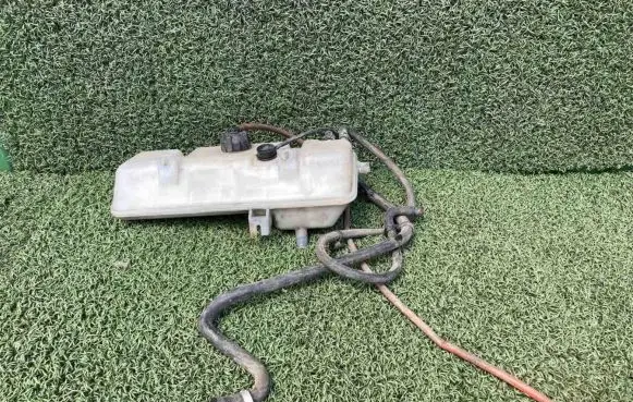 Peugeot Boxer Coolant expansion tank/reservoir 1323J6