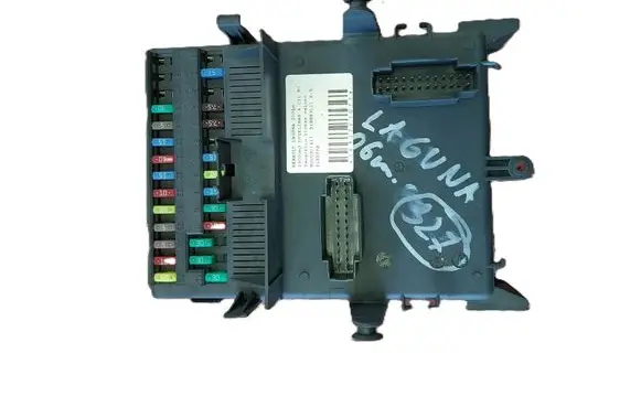 Renault Laguna II Fuse module 518883111