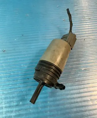 BMW 1 E81 E87 Windscreen/windshield washer pump 6934159 23557610