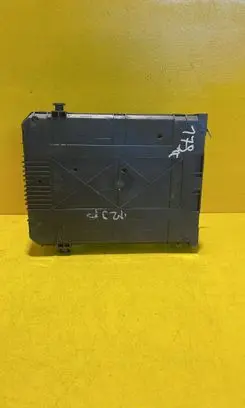 Peugeot 208 Fuse module 9819850080