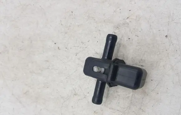 Nissan X-Trail T30 Vacuum valve 1XB