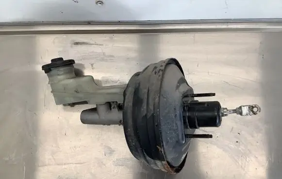 Honda FR-V Brake booster 