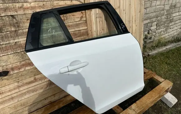 Volvo V60 Rear door 