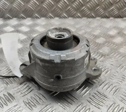 Mercedes-Benz C W205 Engine mount bracket A2052400800