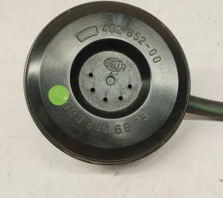 Mercedes-Benz E W124 Headlight level adjustment motor 0008006875 A0008006875