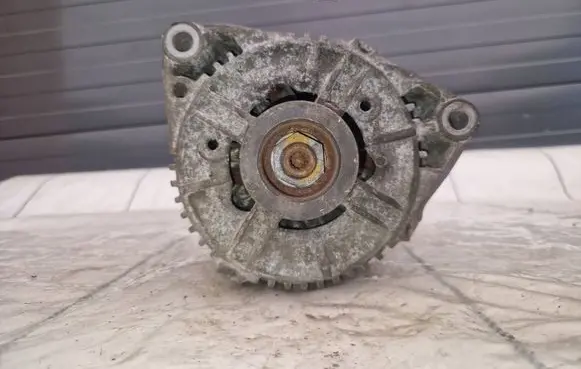 Opel Frontera B Generator/alternator 0123500008