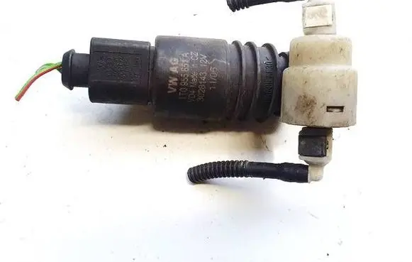 Skoda Octavia Mk1 (1U) Windscreen/windshield washer pump 1t0955651a