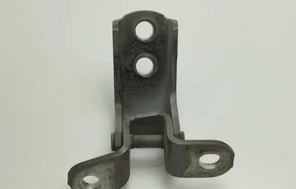 Toyota Prius (XW20) Front door upper hinge 1587