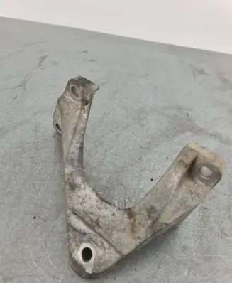 BMW 1 F20 F21 Engine mounting bracket 6788606