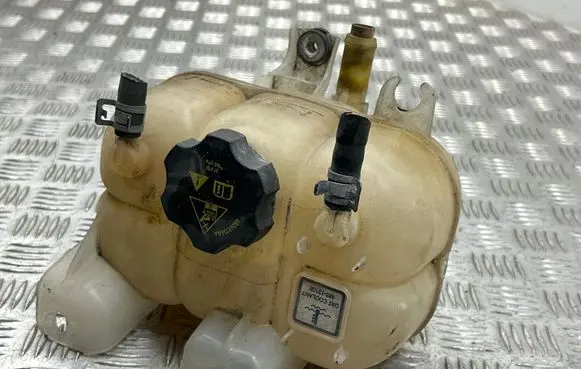 Chrysler Pacifica Coolant expansion tank/reservoir 68217323AA 62541BCAV1
