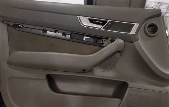 Audi A6 S6 C6 4F Front door card panel trim 4F1867105a 4F2867105A