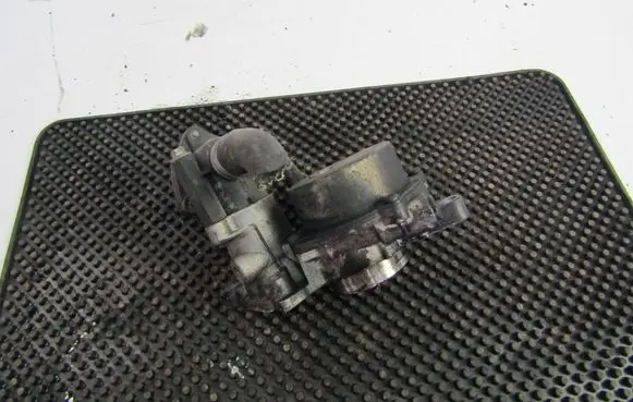 Ford Mondeo Mk III Vacuum pump 
