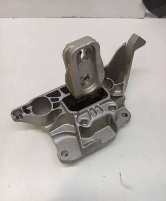Opel Mokka B Engine mount bracket 9824312980 4A109760 AS9005