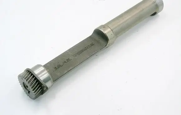 Ford Mustang IV Oil pump balance shaft XF2E6A311AC