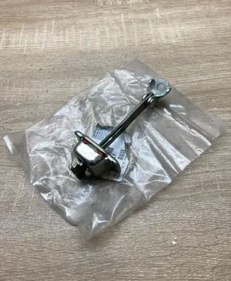 Peugeot 107 Front door check strap stopper 9181T8