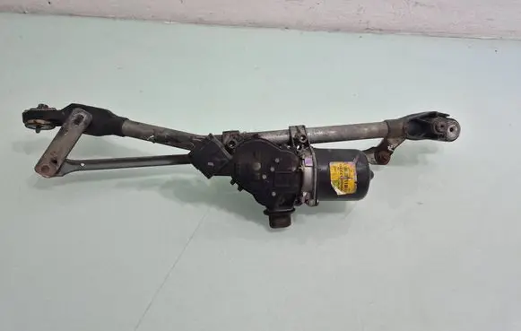 Renault Megane III Front wiper linkage and motor W000007226