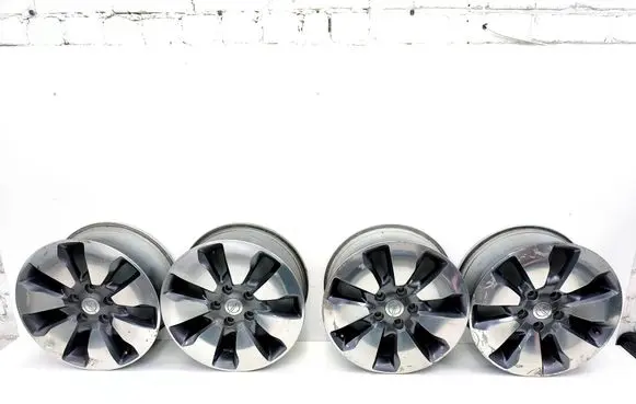 Chrysler Pacifica R18 alloy rim 5S016TRMAB