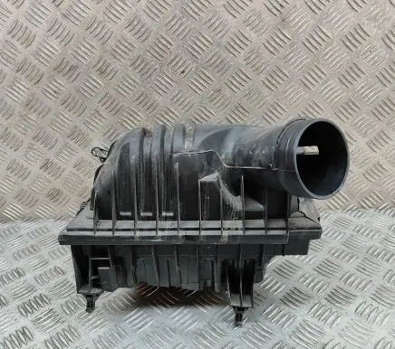 BMW 2 F44 Air filter box 8655834
