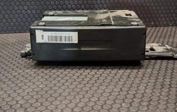 Renault Espace - Grand espace IV Radio/CD/DVD/GPS head unit 8200205833 8200205833TQ726