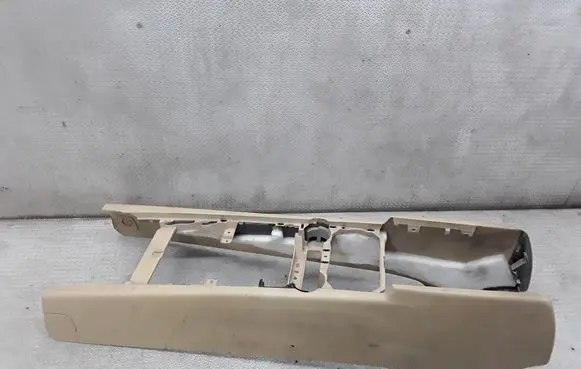 Volkswagen Touareg I Center console