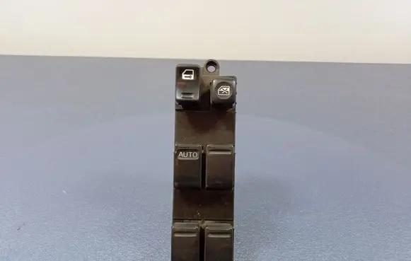 Nissan Almera Tino Electric window control switch