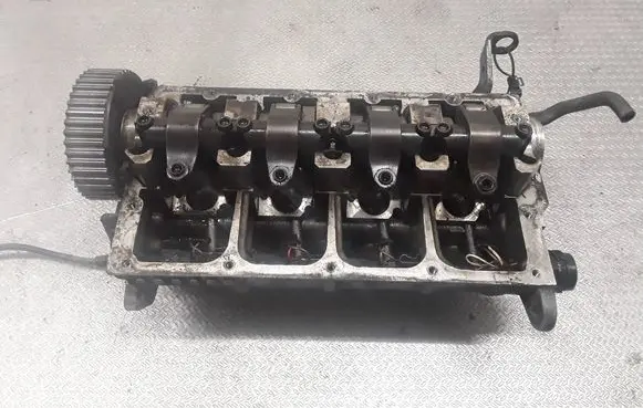 Volkswagen PASSAT B6 Engine head 038103373