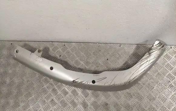 Front bumper lip