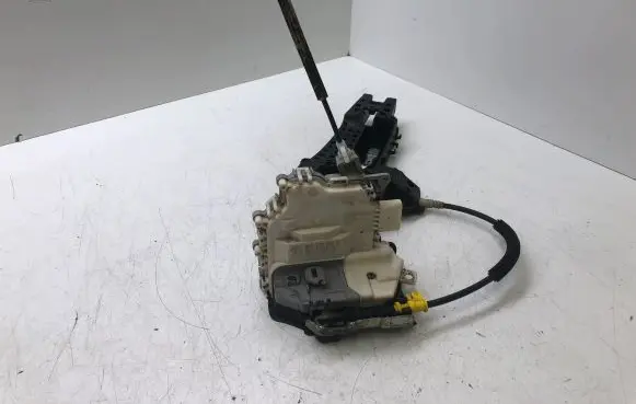 Audi Q5 SQ5 Rear door lock 8K0839016C