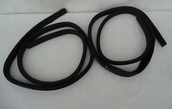 Ford Focus Rubber seal loading door 