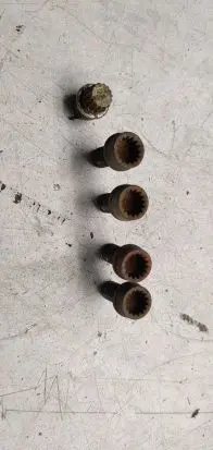 Volkswagen PASSAT B5.5 Nuts/bolts 