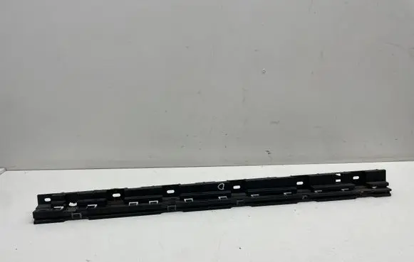 BMW 5 F10 F11 Front bumper mounting bracket 7184778