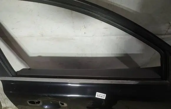 Volvo S40 Front door glass trim molding 