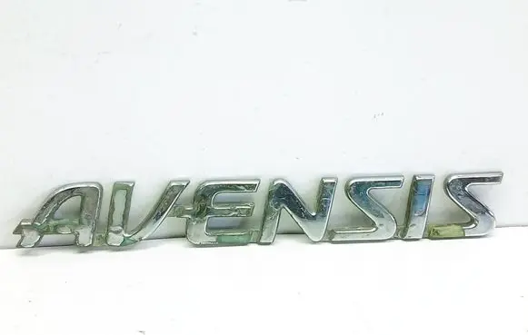 Toyota Avensis T250 Manufacturers badge/model letters 