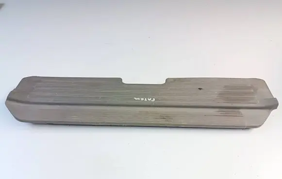 Front sill trim cover