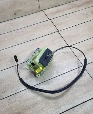 Mercedes-Benz C W204 Gear shifter/selector A2042677524