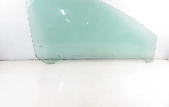 Audi A3 S3 8L Front door window glass four-door 