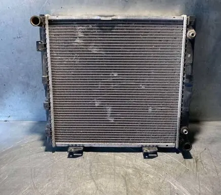 Mercedes-Benz E W124 Coolant radiator