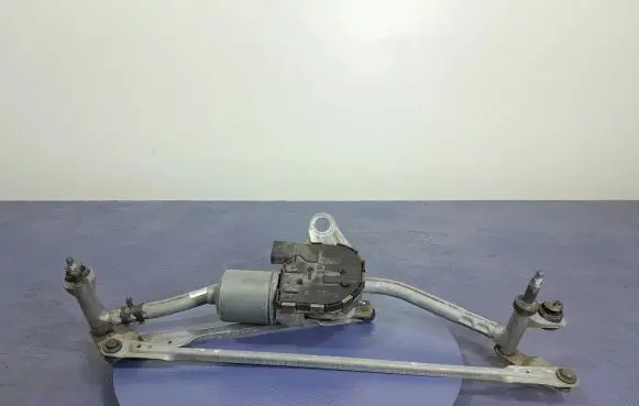 Volkswagen PASSAT B8 Front wiper linkage and motor 3397021866